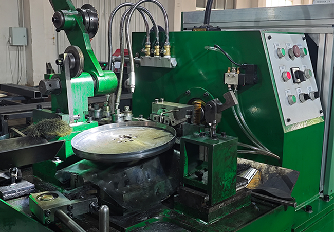 Spiral fin tube machine